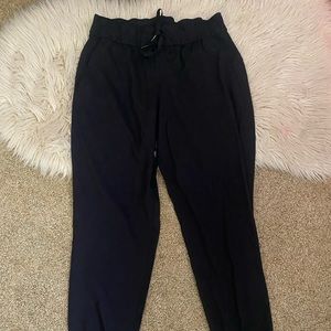 LULULEMON- Joggers